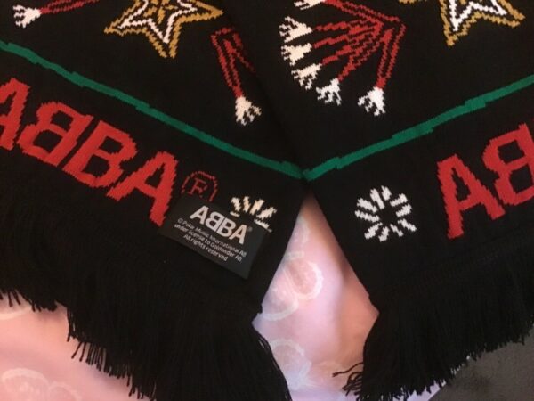 scarf-abba