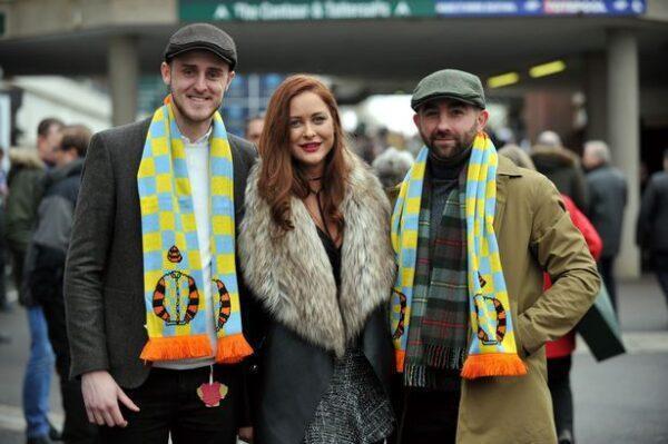 horse-racing-scarves